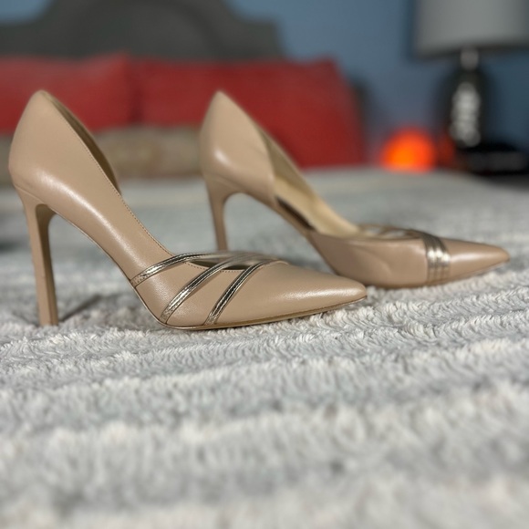 Steve Madden Nude Pump With Rose Gold Details Size 9 NEW - Picture 3 of 4